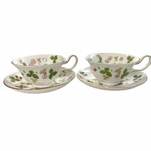 【中古品】 WEDGWOOD ウェッジウッド カップ＆ソーサー いちご 苺 洋食器 食器 ペアセット 2個 本体のみ hiJ2597RO_画像1