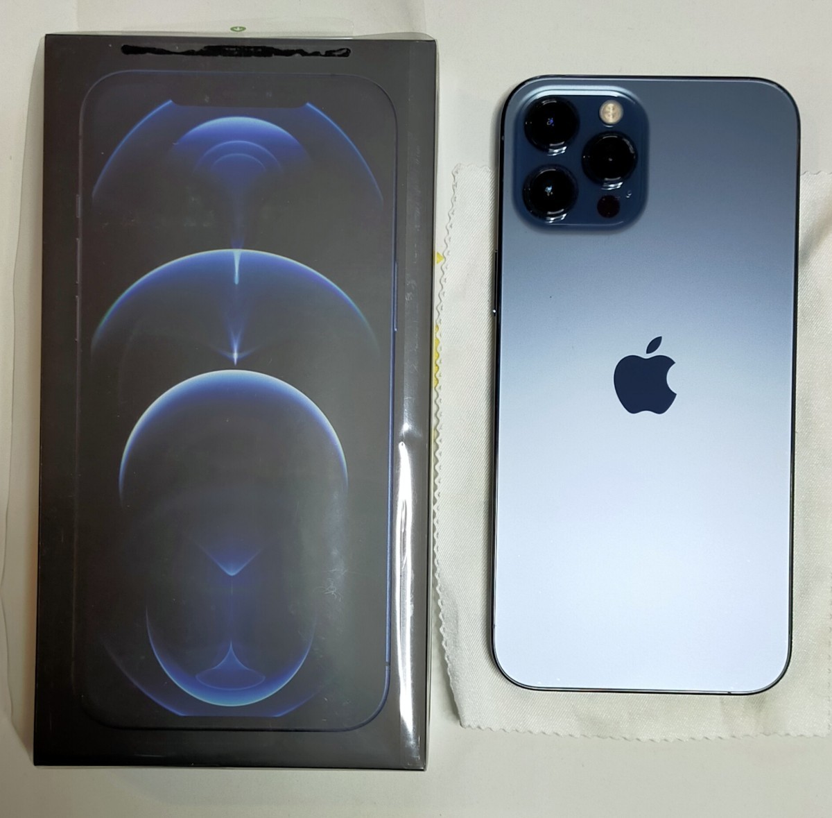 iPhone 12 Pro Max パシフィックブルー 128GBの値段と価格推移は?|23