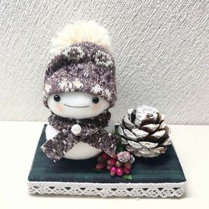 ハンドメイド　ゆきだるま クリスマス　冬のインテリア　雪だるま　松ぼっくり