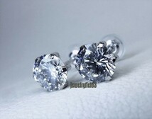 ★高品位な輝き★ 　【Pt900】高品位 2.36ct＊高純度プラチナ900製*ダイヤモンドピアス ＊あると便利な定番アイテム6本爪一粒ピアス＊新品_画像4