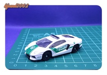 LAMBORGHINI　AVENTADOR LP700-4　ランボルギーニ　アヴェンタドール　パトカー仕様　TOMY TOMICA　トミカ製　ミニカー_画像1