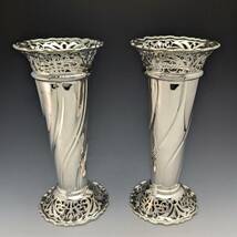 1899年 英国アンティーク 純銀製 花瓶ペア ピアス装飾 計445g Manoah Rhodes_画像5