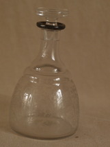19世紀 オールドバカラ アシッドエッチング小瓶16.5ｃｍ シルバー縁 Baccarat 唐草紋 一輪挿し 西洋アンティーク_画像3