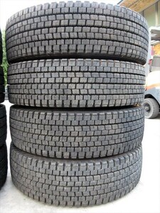 送料無料　スタッドレス　11R22.5　14PR　再生タイヤ　DUNLOP　SP001R　4本セット　バリ溝　17～18mmぐらい