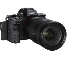 (新品)α7R IV ミラーレス一眼カメラ ILCE-7RM4A＋カメラレンズ FE 70-300mm F4.5-5.6 G OSS レンズセット