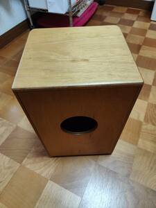 オーダーメイドのカホン（Cajon 打楽器）美品・一点もの・通常サイズ