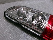 ★未使用!★200系 ハイエース 社外 LED テールランプ ライト レンズ 左右 01-212-19M2L-CR 01-212-19M2R-CR / 2Q10-381_画像4