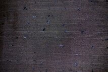 壱火5803 本絹米澤紬と越後結城 男着物羽織 裄69丈134К濁り焦げ茶と灰緑色 極美品_画像8