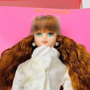 難あり新古品 リカちゃんキャッスル ジェニーフレンド シオン 茶髪 ウェーブ ロング 緑瞳