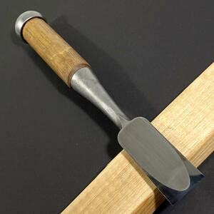 908 鑿 ノミ 特上 兼松(?) ◯松 キレイに整えられた状態で刃はとても鋭く研がれています。「まとめて取引」OK!