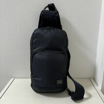 【再値下げ】【新品同様】定価26,400円　PORTER FLASH ポーター フラッシュ ボディバッグ　ブラック　黒　689-05941 ウエストバッグ_画像1