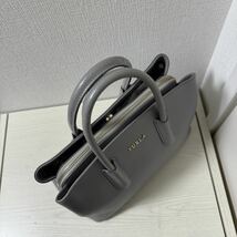 【新品同様】FURLA フルラ TESSA S テッサ S 2WAY トートバッグ　ライトグレー　レザー　ショルダーバッグ　ハンドバッグ_画像3