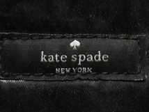 美品 激レア商品！■ ケイトスペード ■ kate spade ■ ドット柄 光沢 素材・ ハンドバッグ ■ ブラック系 ■ 肩掛け可能 ■ 送料500円！_画像6