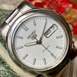 【落ち着いたデザイン】★送料無料★ セイコー5 SEIKO5 メンズ腕時計 ホワイト 自動巻き ヴィンテージ アンティーク