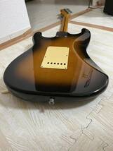 Fender フェンダー JAPAN STRATOCASTER ギター 通電確認済み　中古 現状品 _画像9