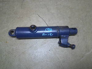 70．クボタコンバイン　R1-191　刈取部　上下油圧シリンダー