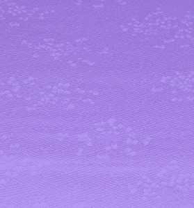 B-089-f番 正絹縮緬地端切れ（ハギレ はぎれ）薄紫色 紗綾型・花模様 表地用 中厚地 3８.5センチ×80センチ 訳あり