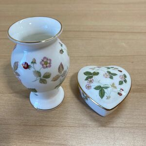 ウェッジウッド WEDGWOOD ワイルドストロベリー 花瓶 花器 一輪挿し/小物入れ アクセサリーケース ２個セット インテリア(4-2)