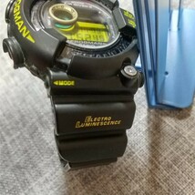 カッコいい カスタム G-SHOCK フロッグマン DW-8200 ベゼルの緑色の文字 反射デジタル文字_画像5