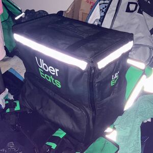 Uber Eats ウーバーイーツ　バッグ　ブラック