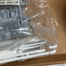 未組立　訳あり　Revell　レベル　スペースシャトル　1/144　LAUNCH TOWER & SPACE SHUTTLE & BOOSTER ROCKETS　プラモデル　管理13974_画像6