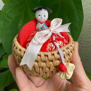 いづめこ人形　いずめこ　レトロ　民芸　郷土玩具 Japanese folklore baby doll woven straw basket Kimino 日本人形