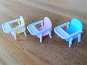 シルバニアファミリー　ベビーチェアー　3台セット　食事イス　赤ちゃん　家具　 ミニチュア 　玩具