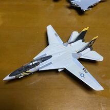プラモデル　1/144 F-14トムキャット ジョリーロジャース完成品_画像2