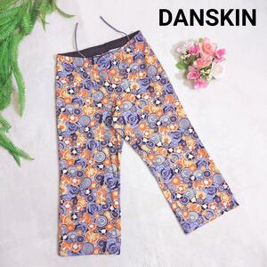 DANSKIN 総柄 ストレッチ素材 クロップド丈パンツ・スパッツ 表記サイズM 紫パープル&オレンジなど ヨガ　フィットネス ダンス80662