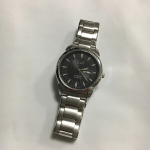 美品 動作確認済 CITIZEN Eco Drive メンズ 腕時計 ソーラー TITANIUM クォーツ 3針 日付け 曜日 E1010-S024650 シチズン エコドライブ