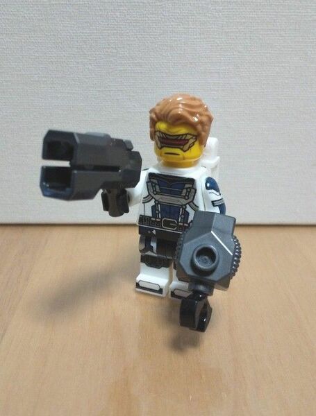 レゴ サイバーパンク隊員【LEGO正規品使用・組替アレンジミニフィグ】 #SF サイボーグ 特殊部隊 戦士 