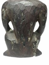 アフリカ　女性　木彫り　人形（幅約11ｃｍ×7ｃｍ×高さ約19.8ｃｍ）中古　長期保管品　天然木　飾り物　置物　インテリア　民芸品_画像10