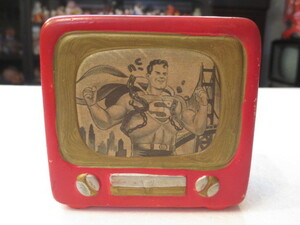 【壽】昭和レトロ　テレビ型貯金箱　スーパーマン　Supermanアメリカンコミック　土人形　郷土玩具　民芸品　駄玩具　白黒テレビ　貯金玉　