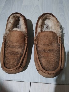 UGG アグ モカシン ムートン　レザー　 スリッポン　　　　レア　希少