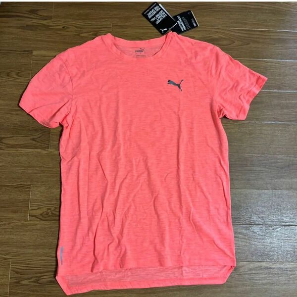 今ならクーポンで200円オフ！PUMA 新品未使用タグ付き　オレンジレギュラーフィットTシャツ男性S サイズ　