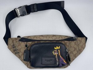 未使用に近い美品　COACH　コーチ×バスキア　限定コラボ　ウエストポーチ　シグネチャー　F2157-C5422　ベージュ×ブラック　□b100