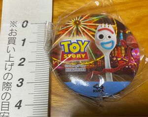 TOY STORY トイストーリー くら寿司 缶バッジ フォーキー