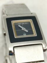 P51 1円～ 不動品 イヴサンローラン Yves Saint Laurent 5920-H21777 クオーツ 腕時計 黒文字盤 スクエア型 シルバーカラー レディース_画像3