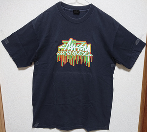 ▼ステューシー(Stussy) ラスタカラーをまとったロゴがかっこいいＴシャツ サイズM ※送料安い