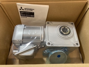 020♪未使用品・即決価格♪三菱　MITSUBISHI ギヤードモータ GM-SHYM-RH　*2020年製造/0.2kw *長期保管品 ※以前の持ち主の落書き有り