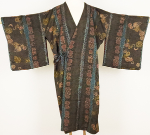 [ free shipping ] Japanese clothes coat * door garment * silk * aperture stop . flower .A4797[ beautiful goods ] long coat 