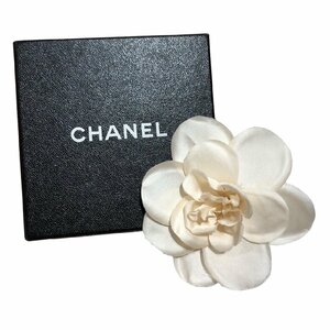 CHANEL シャネル コサージュ ブローチ カメリア フラワー 花 ホワイト ココマーク 箱付き