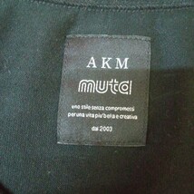 1円〜　AKM muta Vネック　Tシャツ カットソー　コラボ　メンズ　ブラック 半袖Tシャツ　1piu1uguale3　wjk_画像3