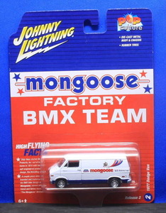 1/64 ジョニーライトニング mongoose マングース 1977 Dodge Van ダッジ バン BMX