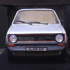 1/18 ノレブ 1976 VW フォルクスワーゲン・ゴルフ GTI（シルバー）の画像3