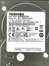 【送料無料】 ★ 2TB ★　TOSHIBA / MQ04ABD200　【使用時間：16ｈ】 2023年製　新品同様　2.5インチ内蔵HDD　9.5mm厚/SATA/5400rpm 東芝_画像3