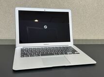 1137 Apple MacBook Air アップル　マックブックエアー　A1466 初期化状態　充電器付　ノートパソコン_画像1