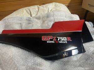 【良品】GPZ750R サイドカバー　GPZ900R流用可