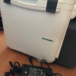 日立クーラーボックス25L UL18DAXM 冷温庫　コードレス冷温