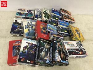 1円〜 同梱不可 ジャンク 1/100等 マクロス バトロイド・バルキリー VF-1D、宇宙戦艦ヤマト ガミラス艦 他